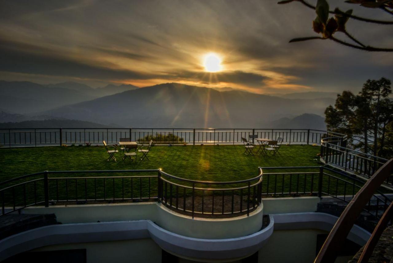 Imperial Heights Hotell Almora Exteriör bild